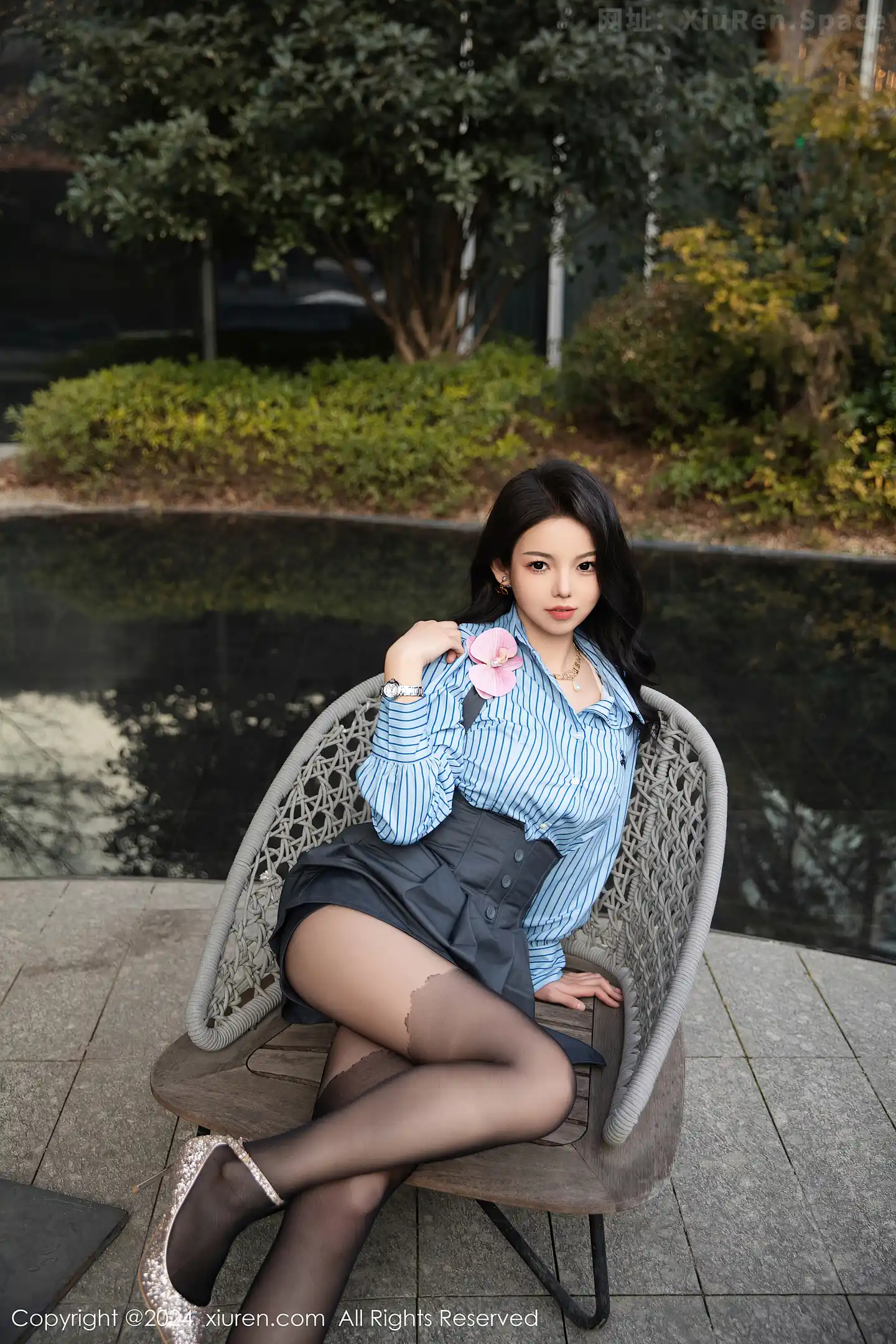 图片[5]-[XiuRen秀人网]VOL.7979 模特大美妞儿半脱露性感白色内衣配超薄黑丝秀完美身材诱惑写真82P-秀人网官方网站